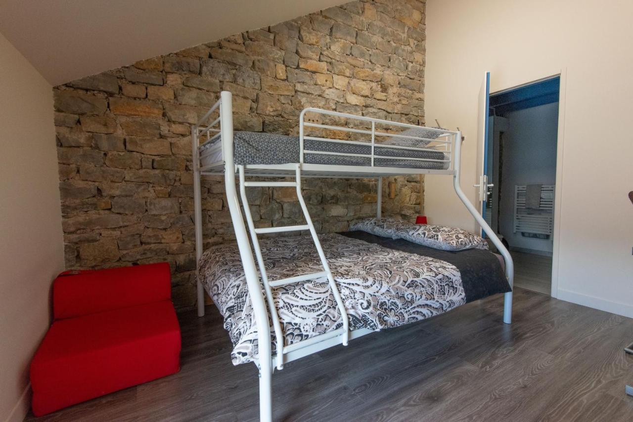 Gite L'Atelier De Tournerie Montigny-sur-l'Ain Kültér fotó